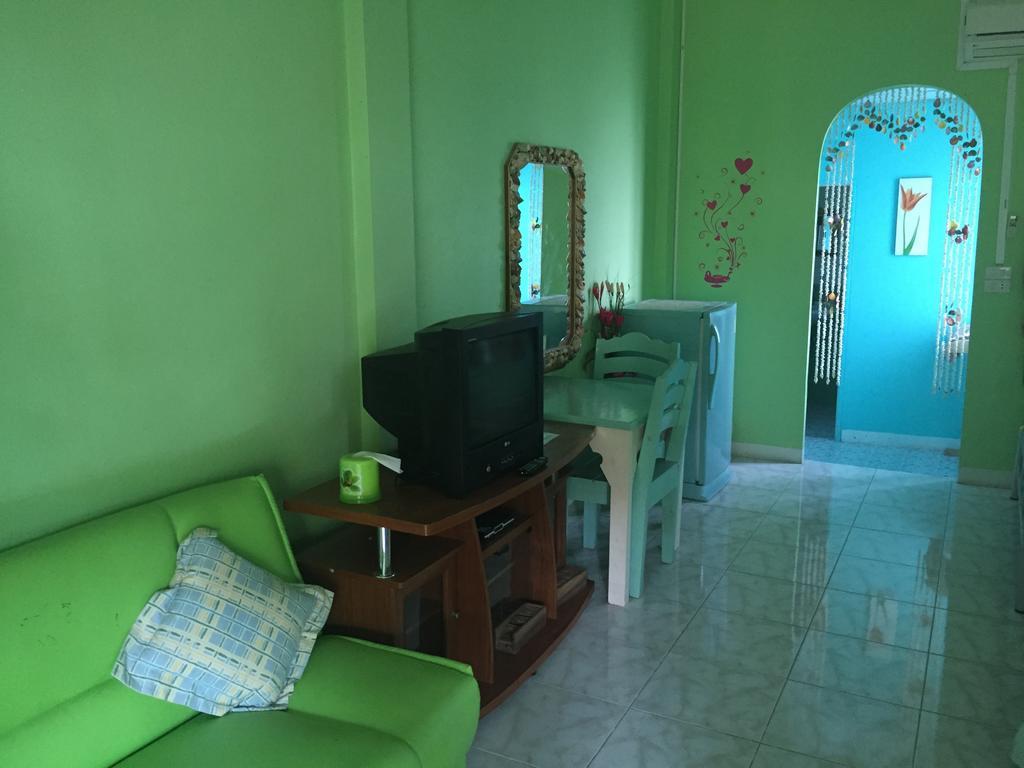 Sin U Rai Resort Ko Lan Quarto foto
