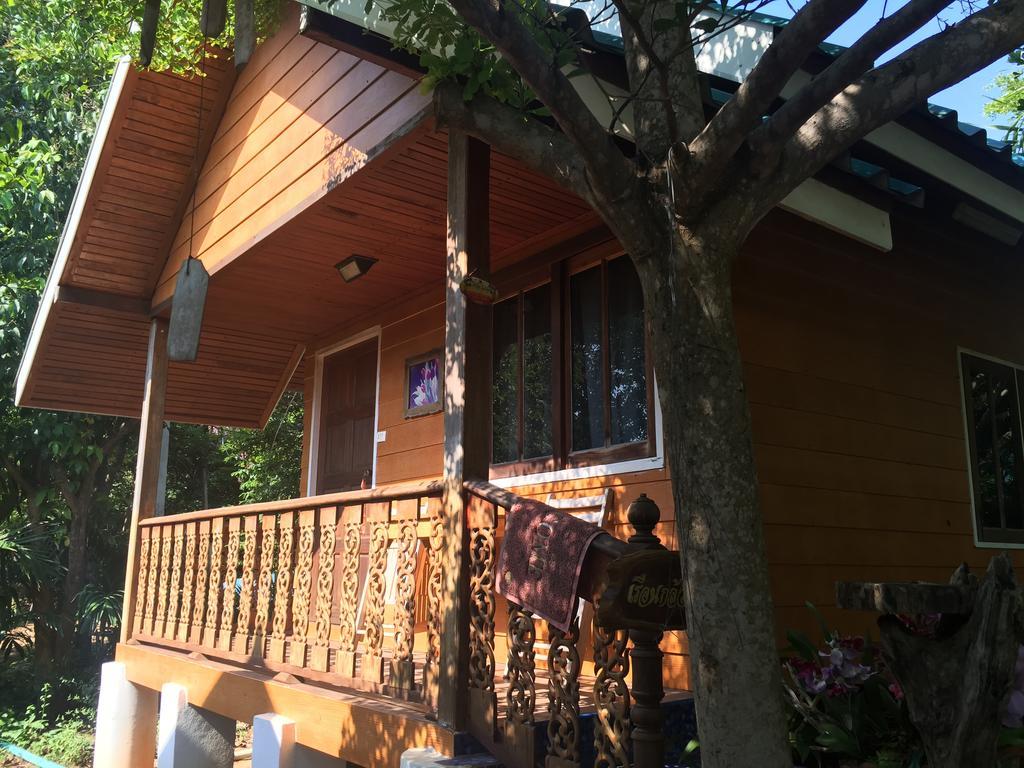 Sin U Rai Resort Ko Lan Quarto foto